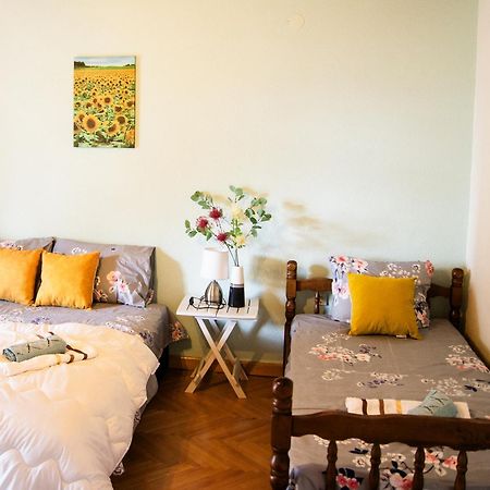 Villa Lakeview Paradise Pestani Ngoại thất bức ảnh