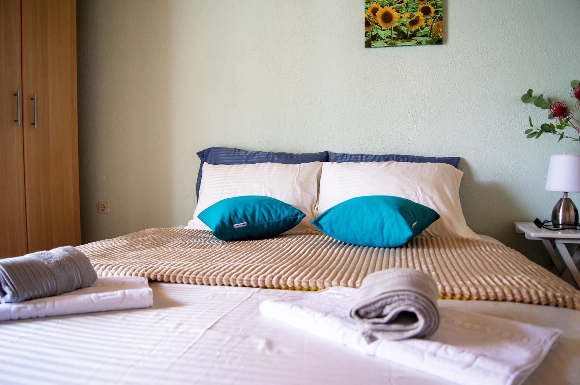 Villa Lakeview Paradise Pestani Ngoại thất bức ảnh