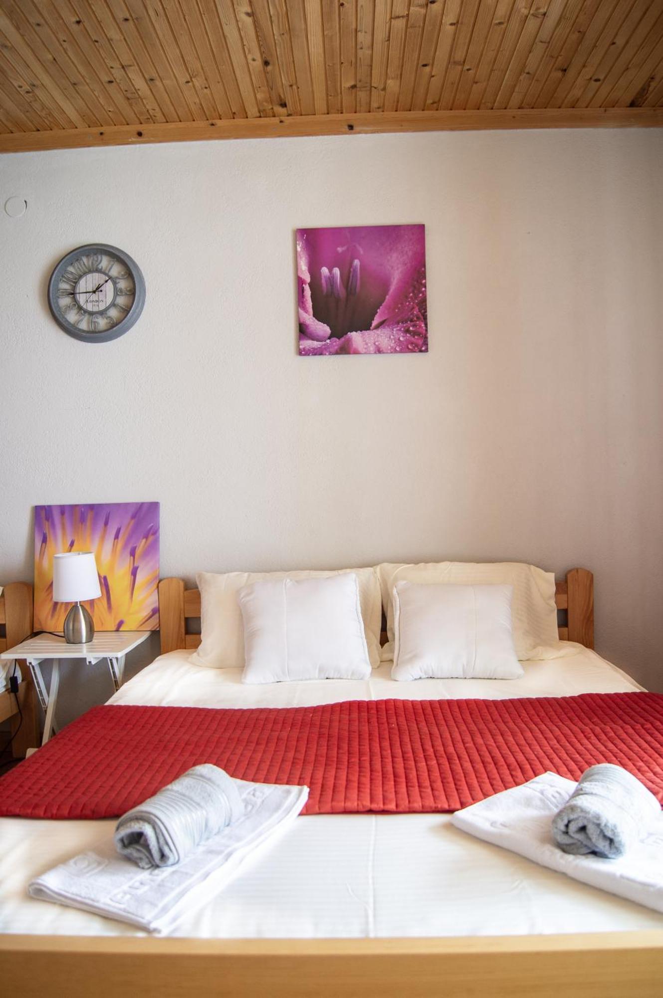 Villa Lakeview Paradise Pestani Ngoại thất bức ảnh