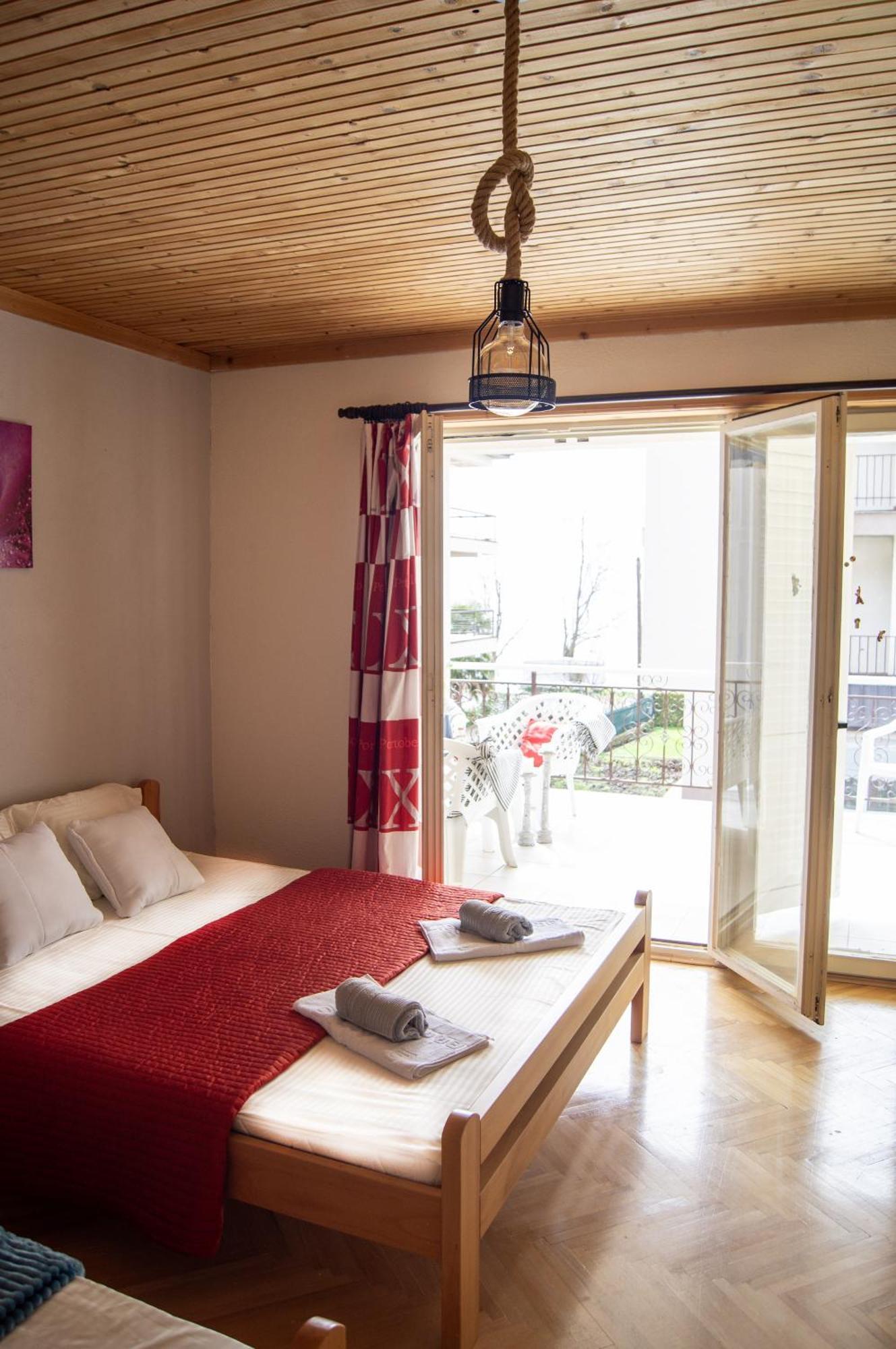 Villa Lakeview Paradise Pestani Ngoại thất bức ảnh