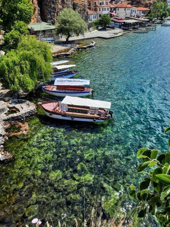 Villa Lakeview Paradise Pestani Ngoại thất bức ảnh