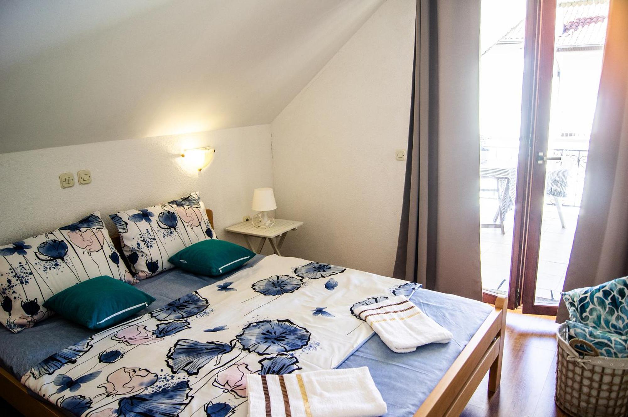 Villa Lakeview Paradise Pestani Ngoại thất bức ảnh